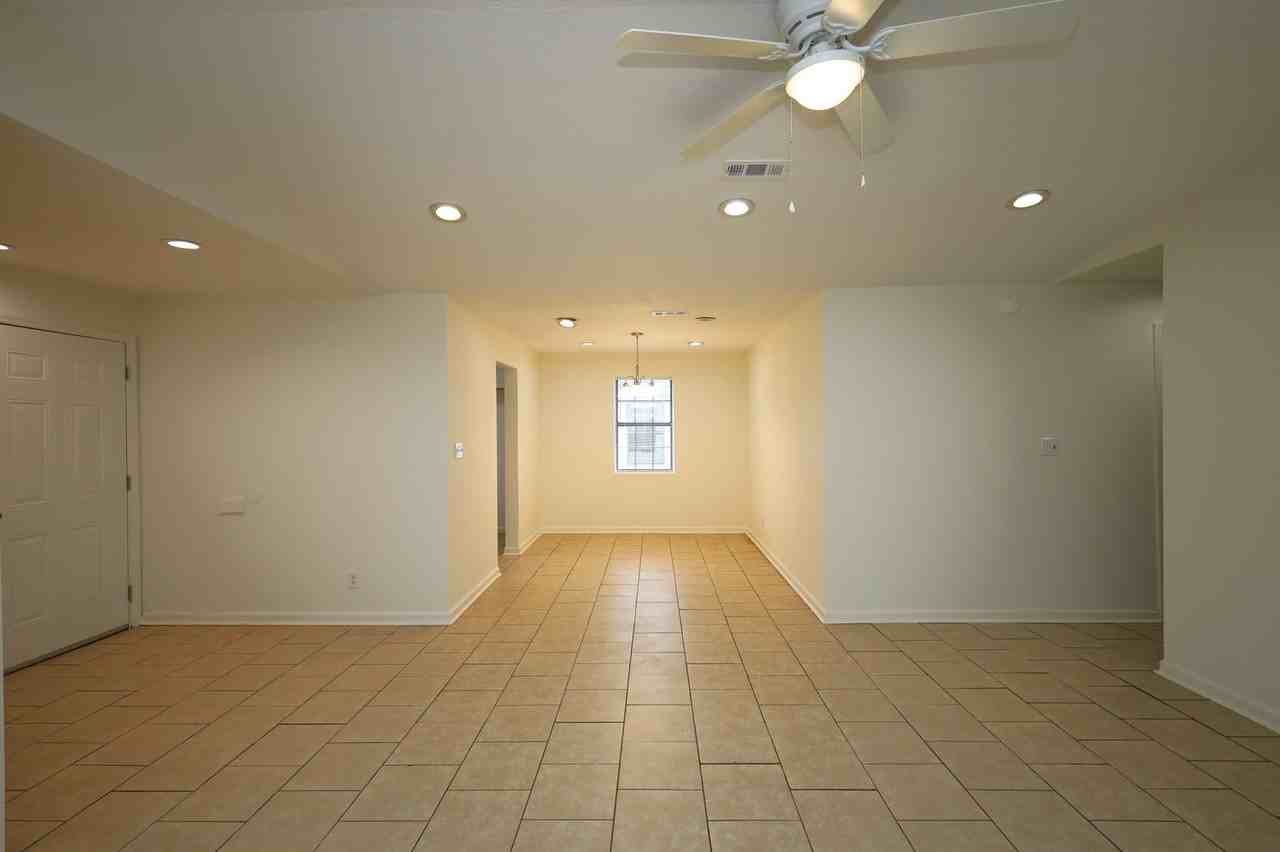 2816 Kirkwood Cir - Photo 3 of 13