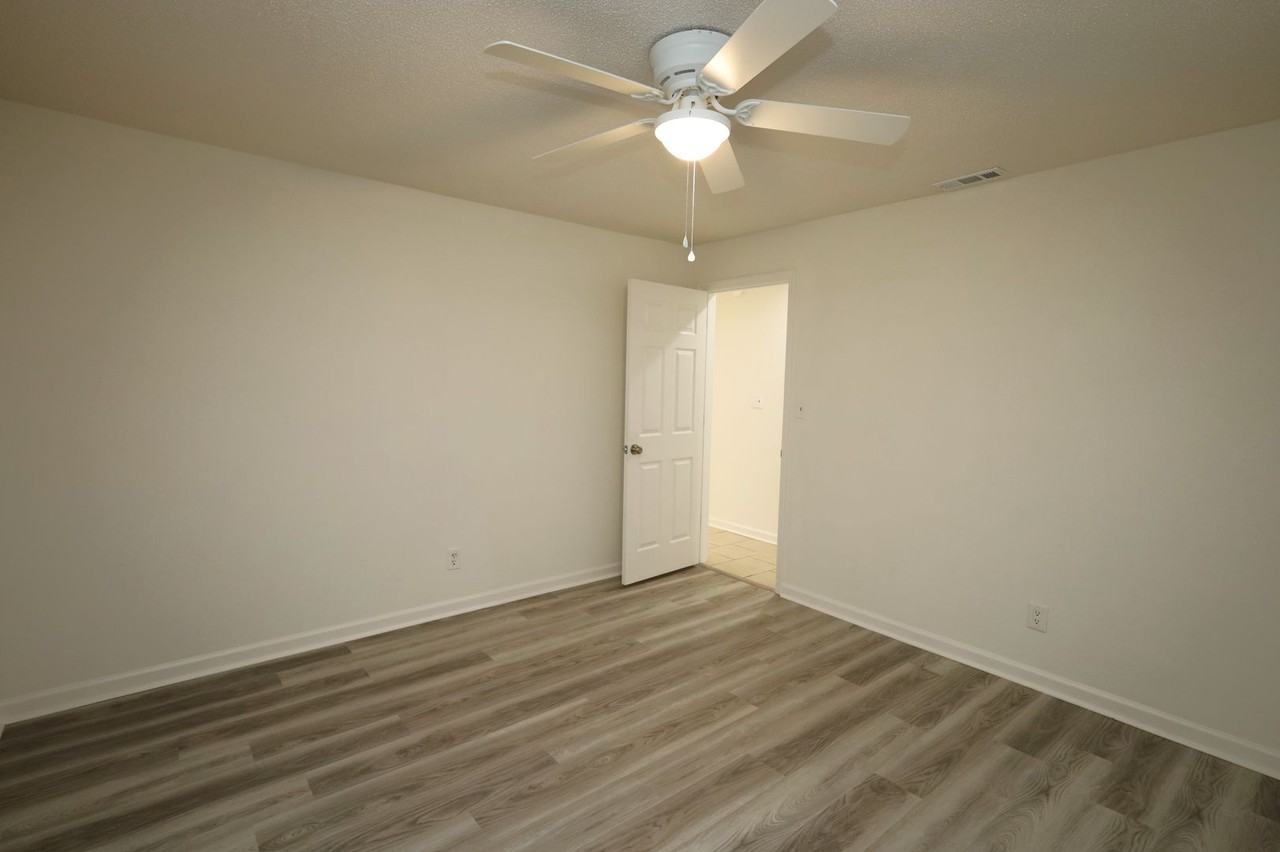 2816 Kirkwood Cir - Photo 6 of 13