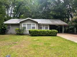 featured image of 3211 Charleston Dr
