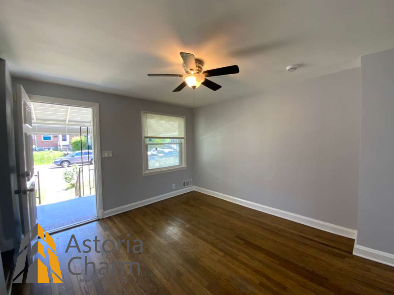 3392 Saint Benedict St - Photo 5 of 31