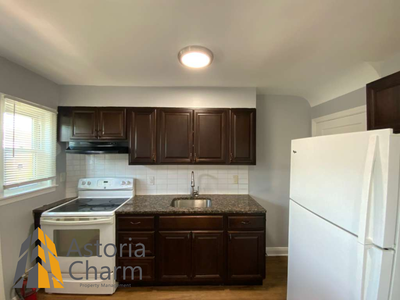 3392 Saint Benedict St - Photo 7 of 31