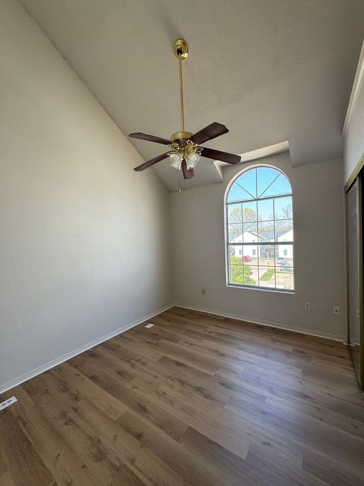308 Settlers Bnd - Photo 7 of 10