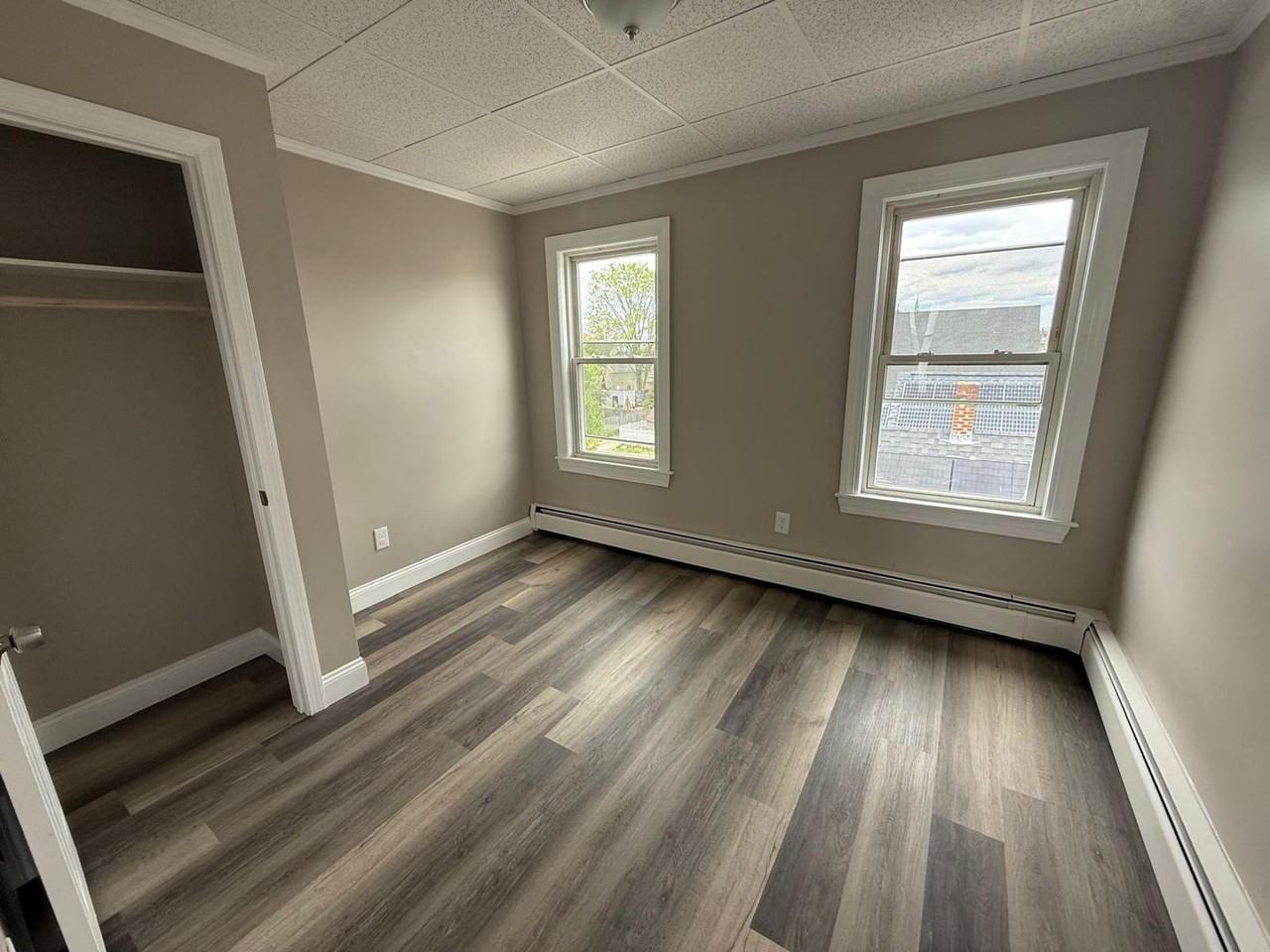 61 Kingston St - Photo 4 of 9