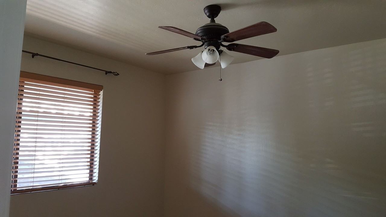 3200 S Litzler Dr - Photo 3 of 4