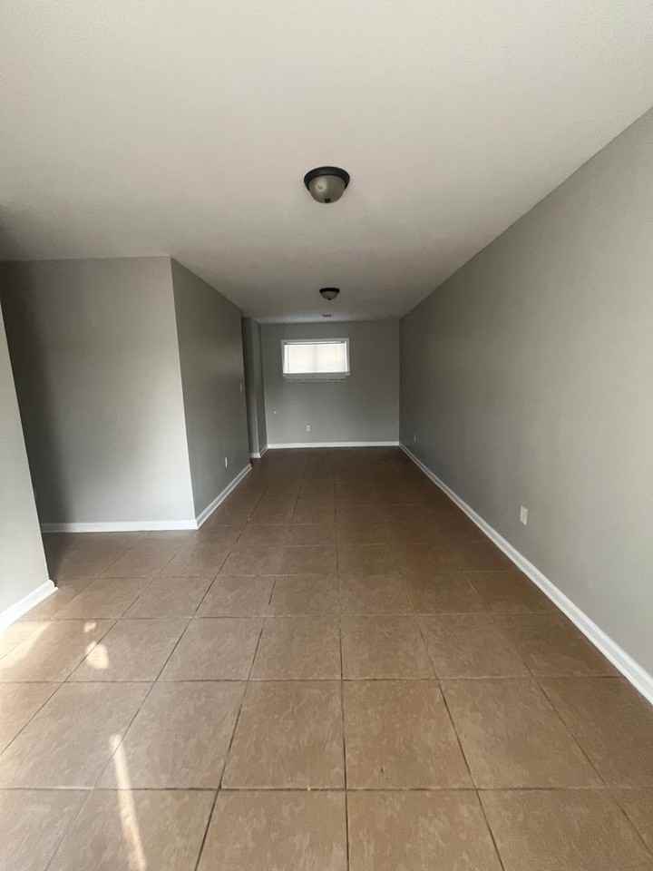 4016 Rhodes Ave - Photo 4 of 9