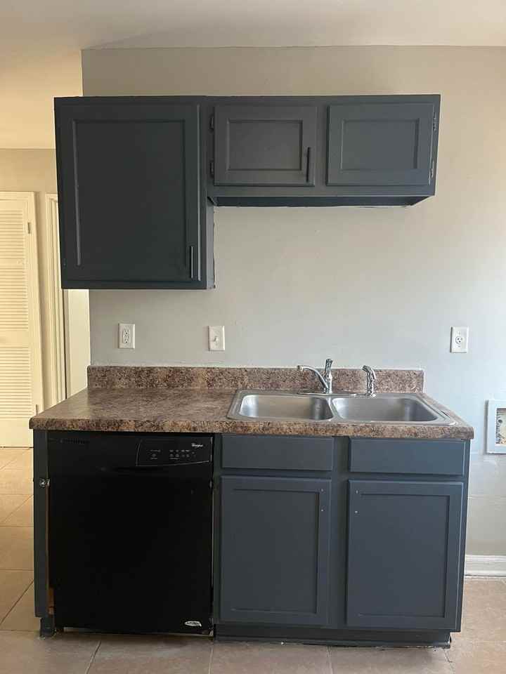 4016 Rhodes Ave - Photo 5 of 9