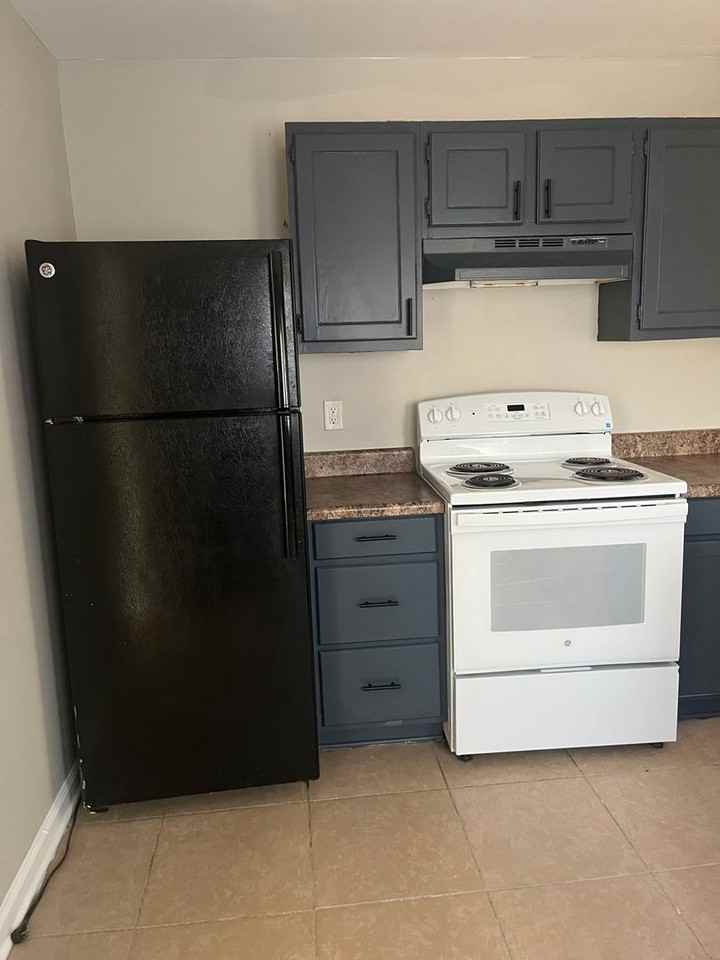 4016 Rhodes Ave - Photo 6 of 9
