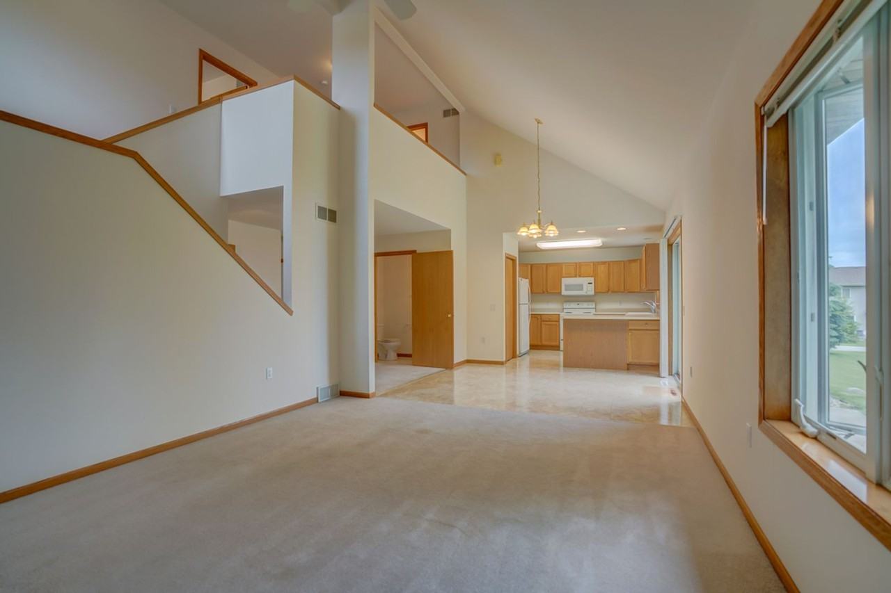 865 Harper Dr - Photo 2 of 29