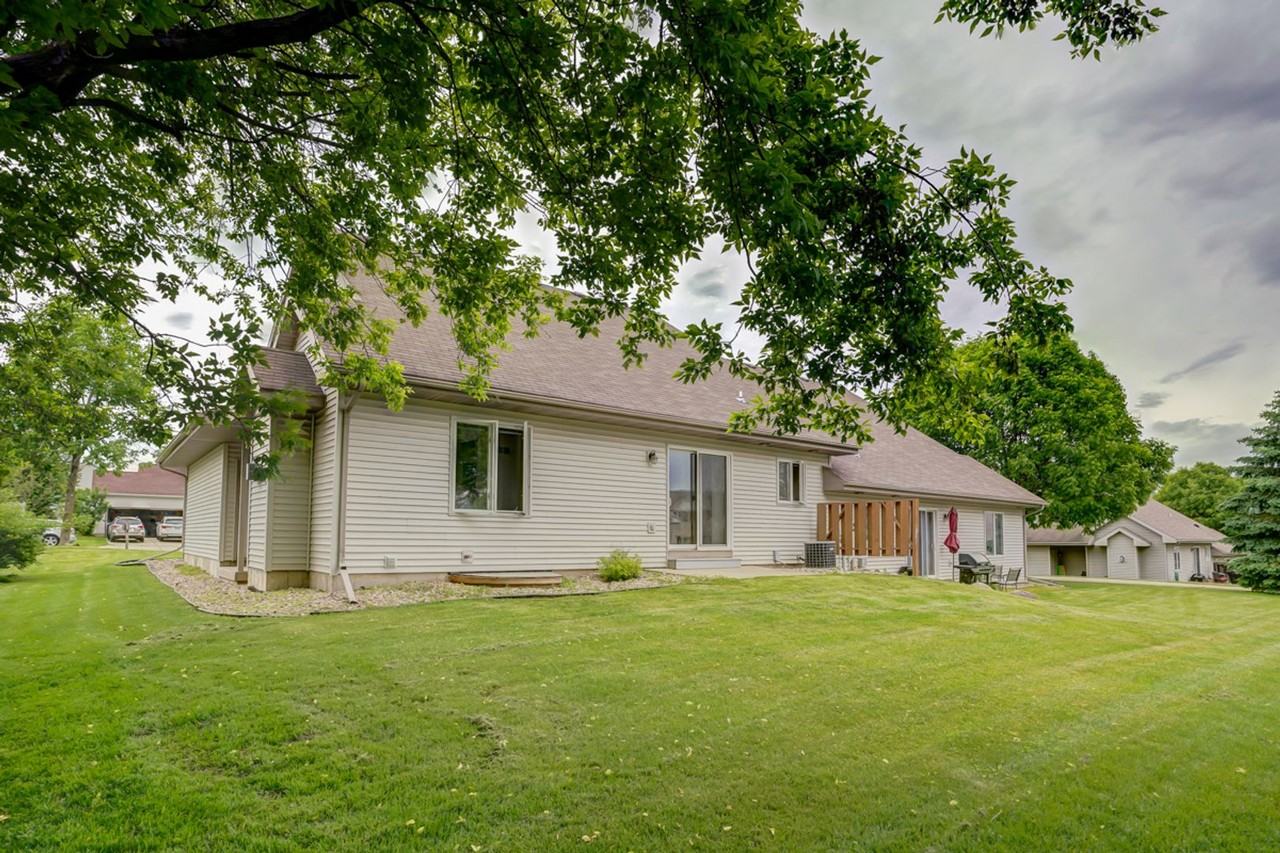 865 Harper Dr - Photo 4 of 29