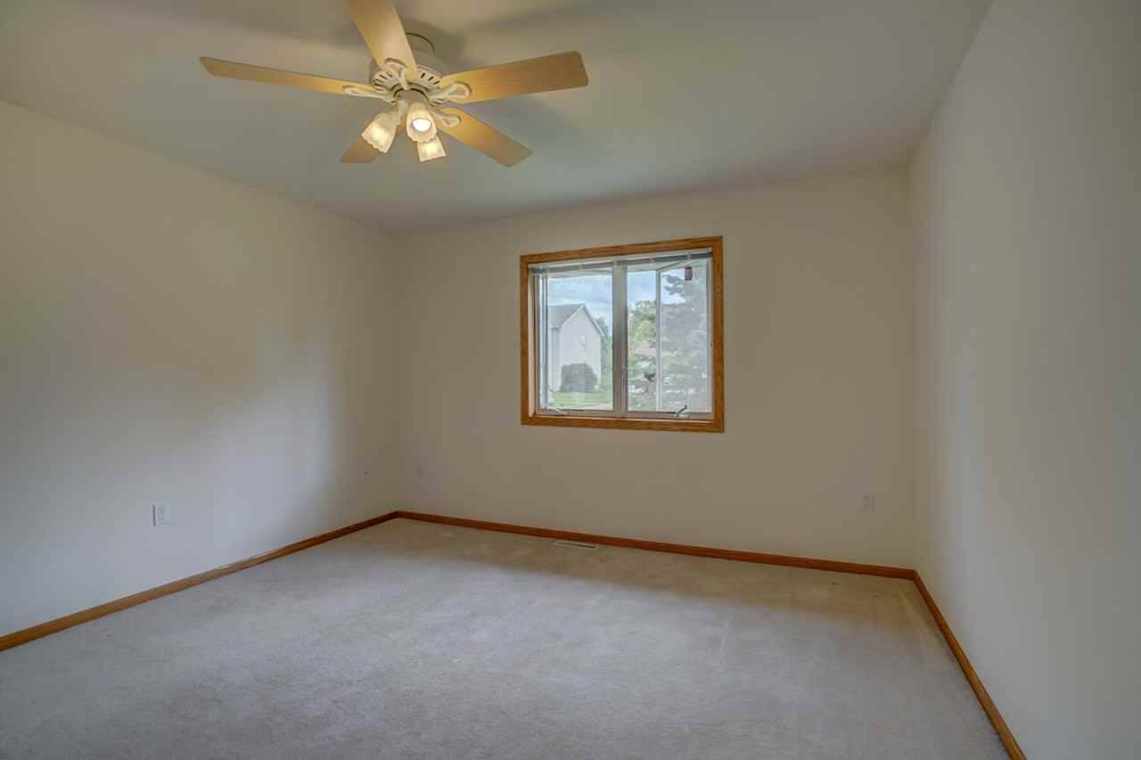 865 Harper Dr - Photo 6 of 29