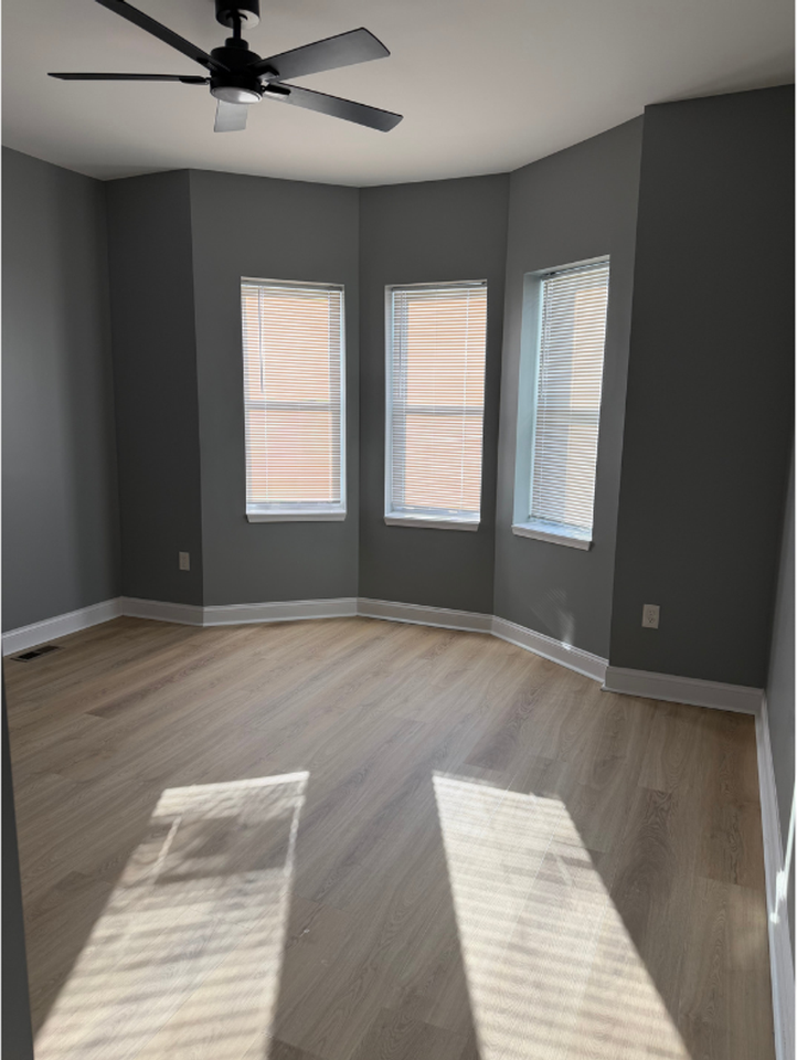 427 South Augusta Avenue - Photo 4 of 27