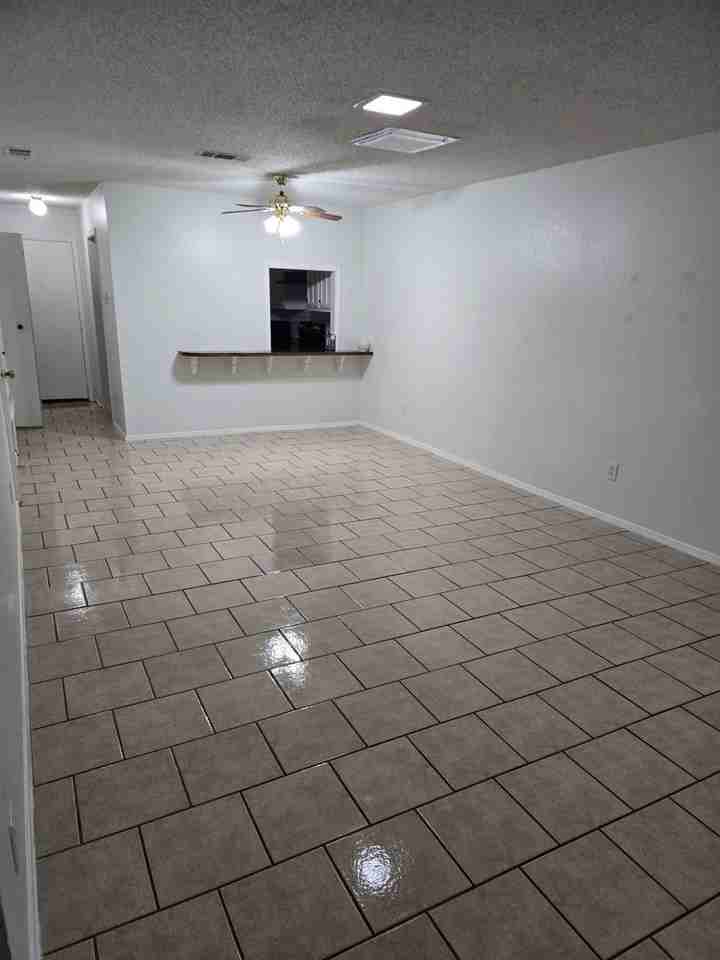 224 Zuni Dr - Photo 3 of 6