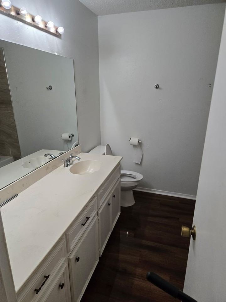 224 Zuni Dr - Photo 4 of 6