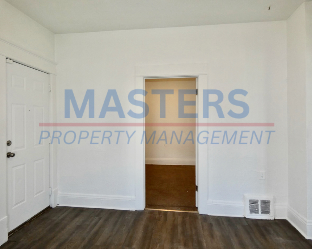 420 Everett St - Photo 4 of 20