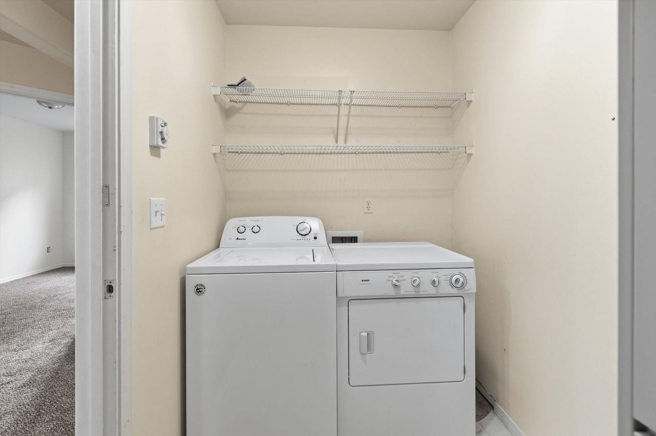 630 N Steele St - Photo 6 of 29