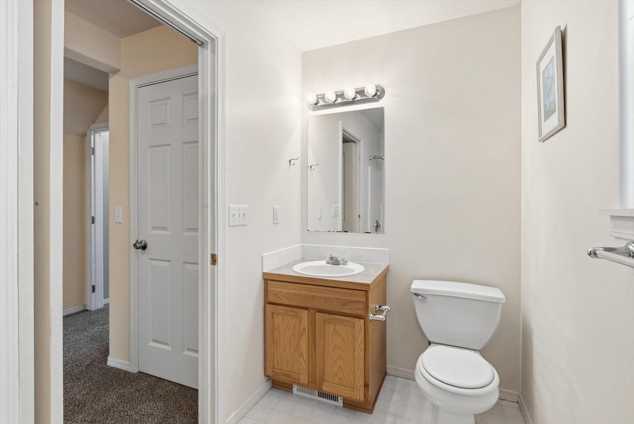 630 N Steele St - Photo 7 of 29