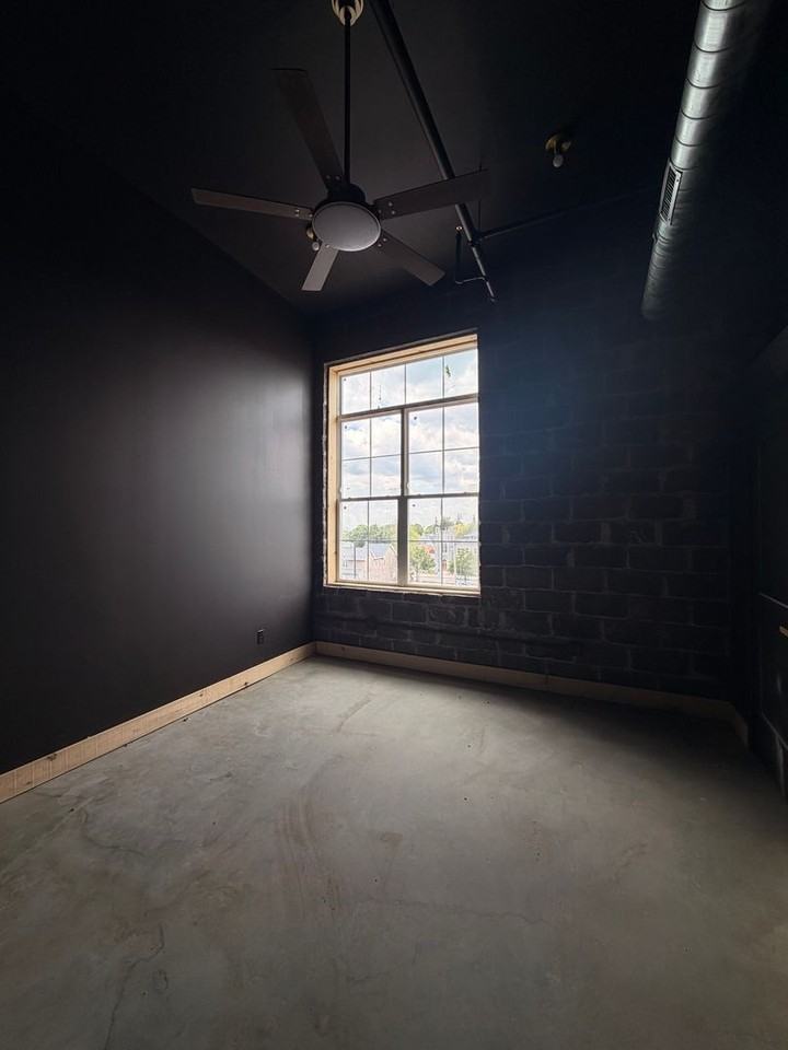 21 W Broadway #106 - Photo 4 of 11
