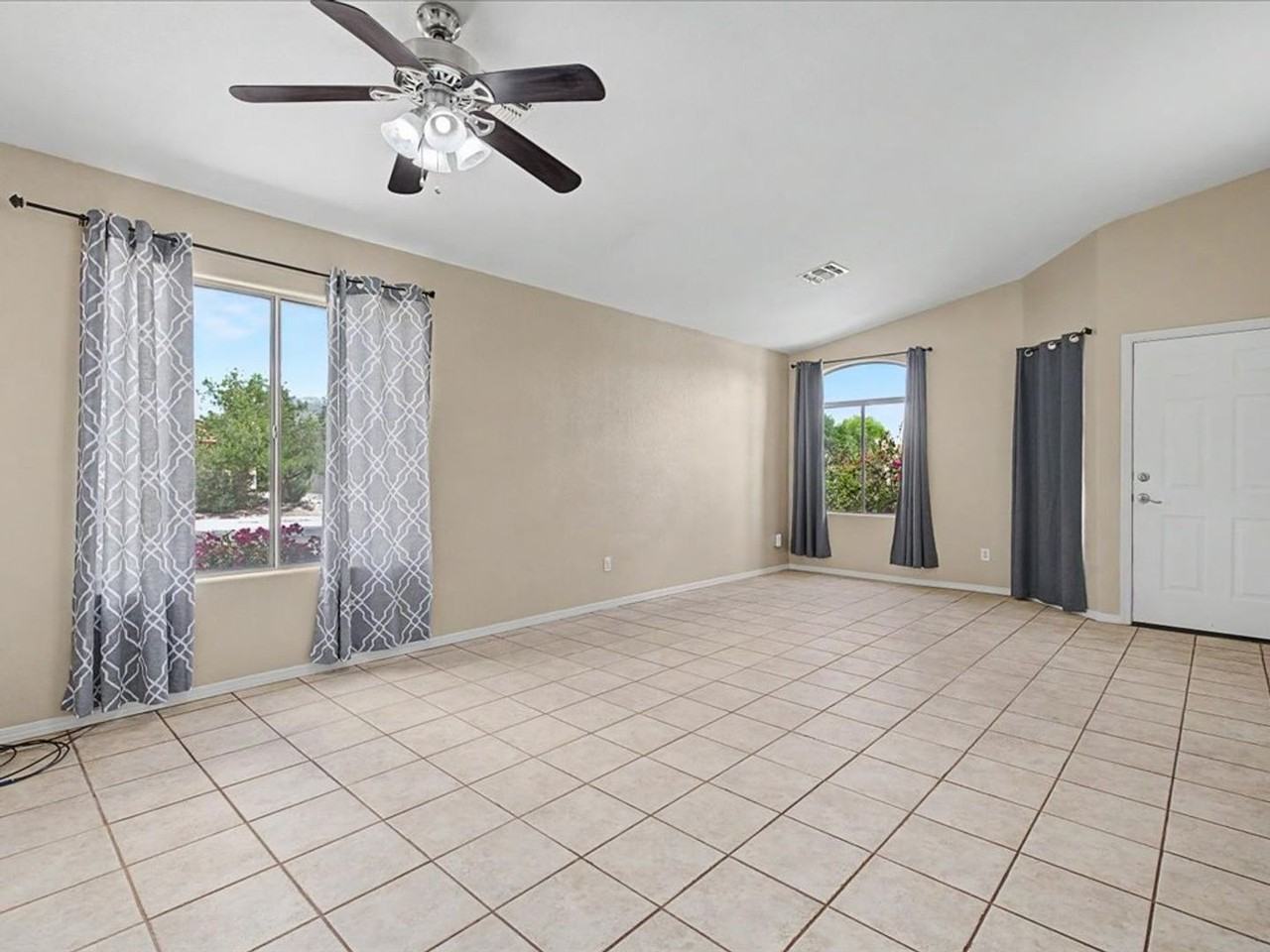 6936 W Harcuvar Dr - Photo 4 of 25