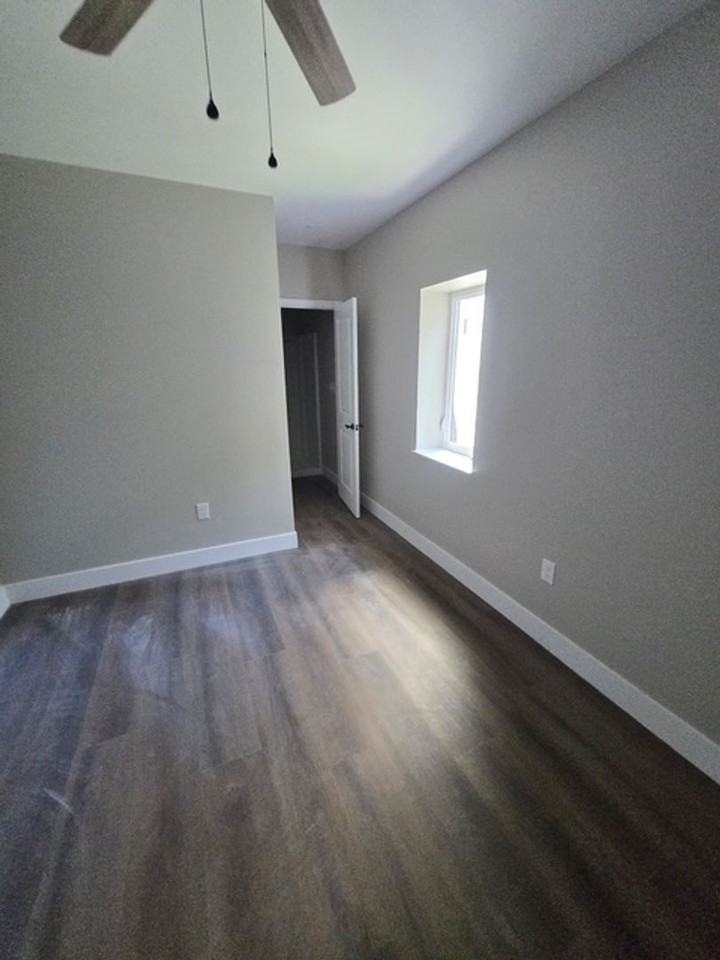 403 Mcfarland St #103 - Photo 5 of 8