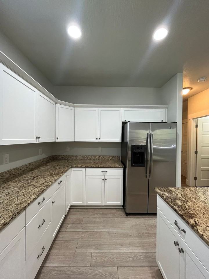 2269 W 450 S - Photo 2 of 35