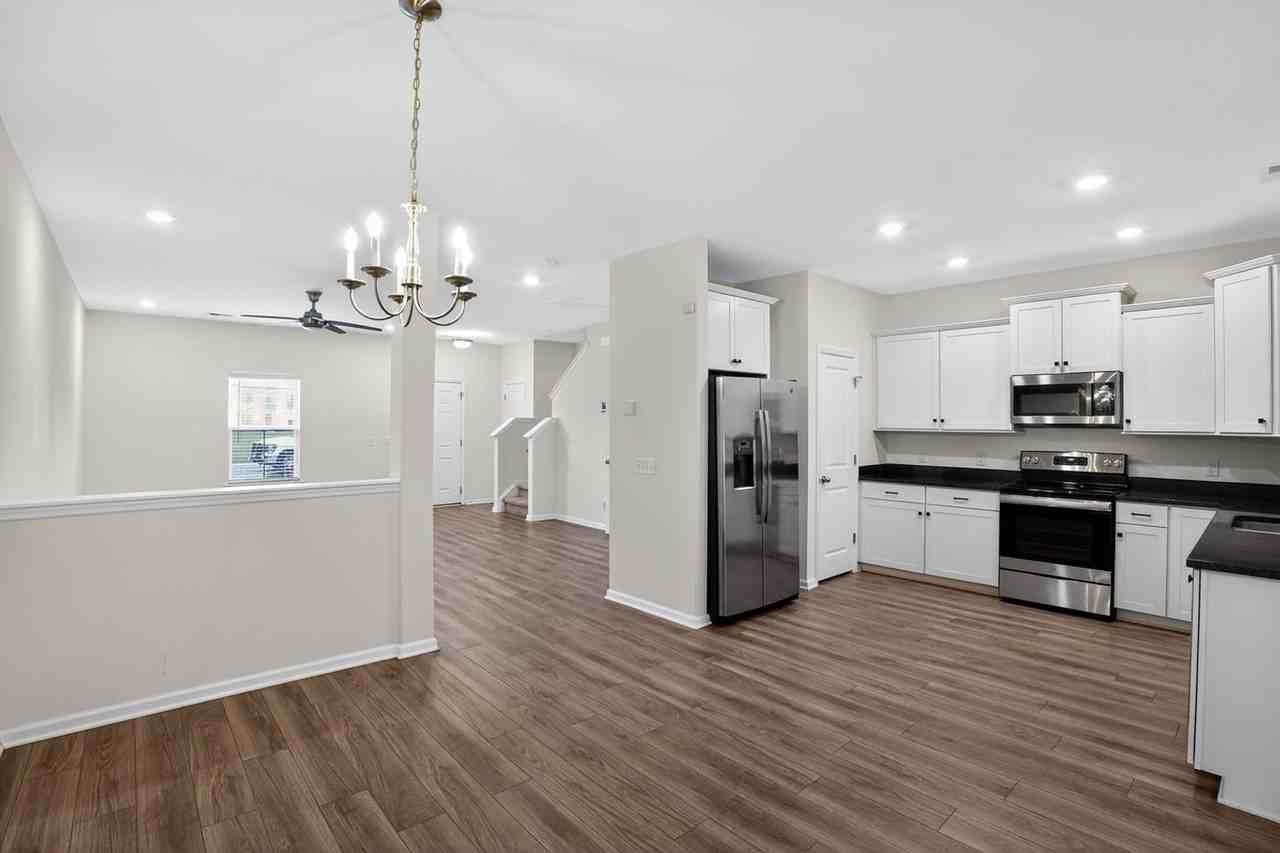 224 Swallowtail Ln - Photo 2 of 21