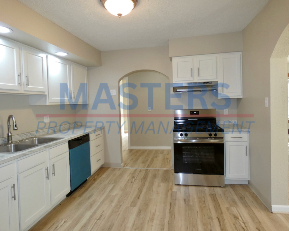 1732 Newport Ave - Photo 2 of 23