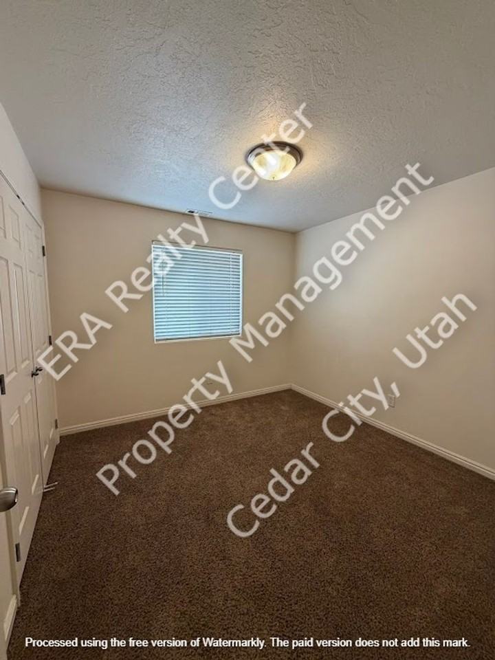 1237 N 650 W - Photo 7 of 16