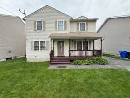 featured image of 54 Bissell St
