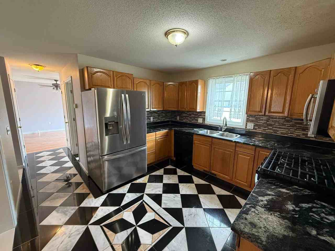 54 Bissell St - Photo 2 of 29