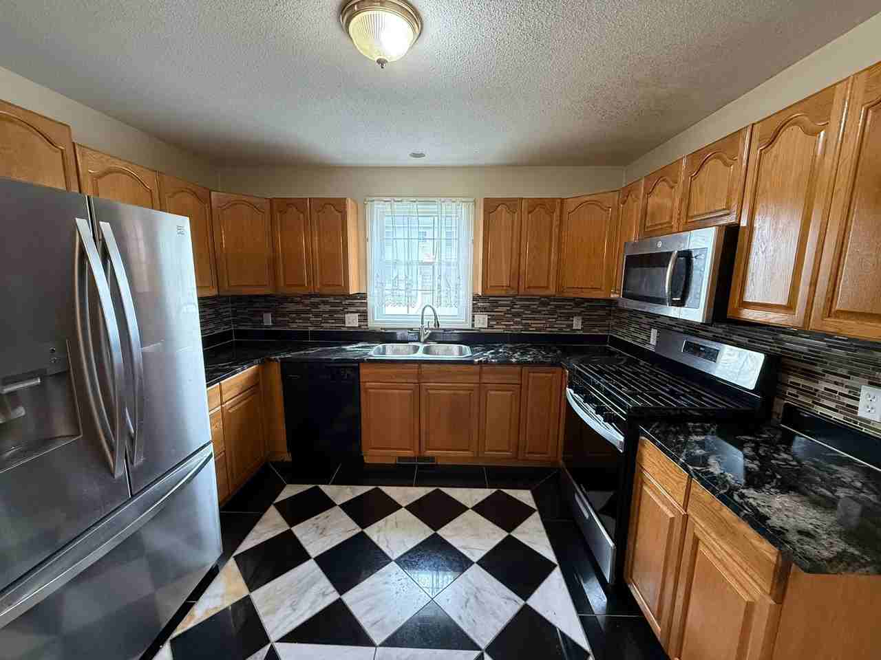 54 Bissell St - Photo 3 of 29