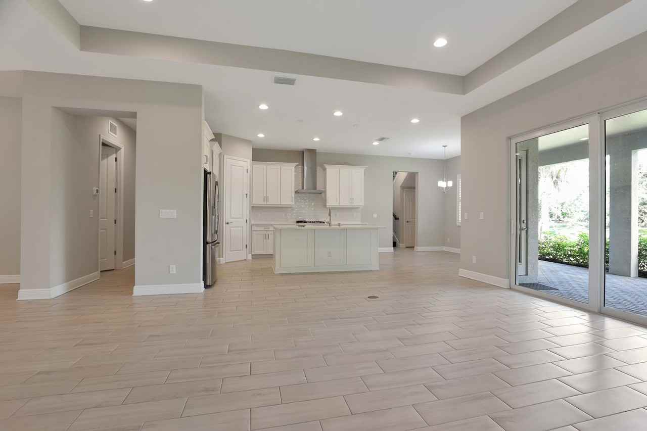 6133 Lungo Lago Dr - Photo 4 of 40