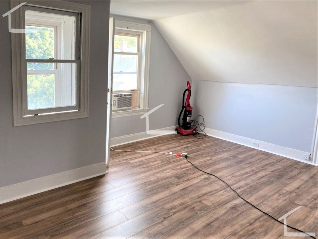 8 Bayard St - Photo 7 of 24