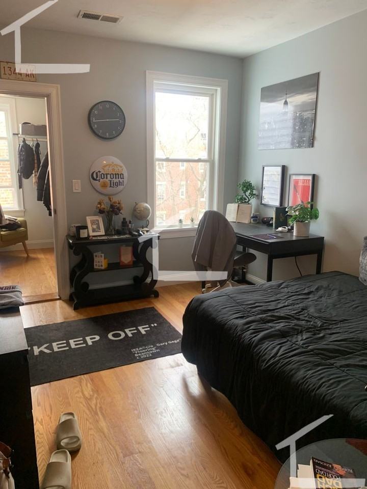 181 Kelton St - Photo 3 of 17