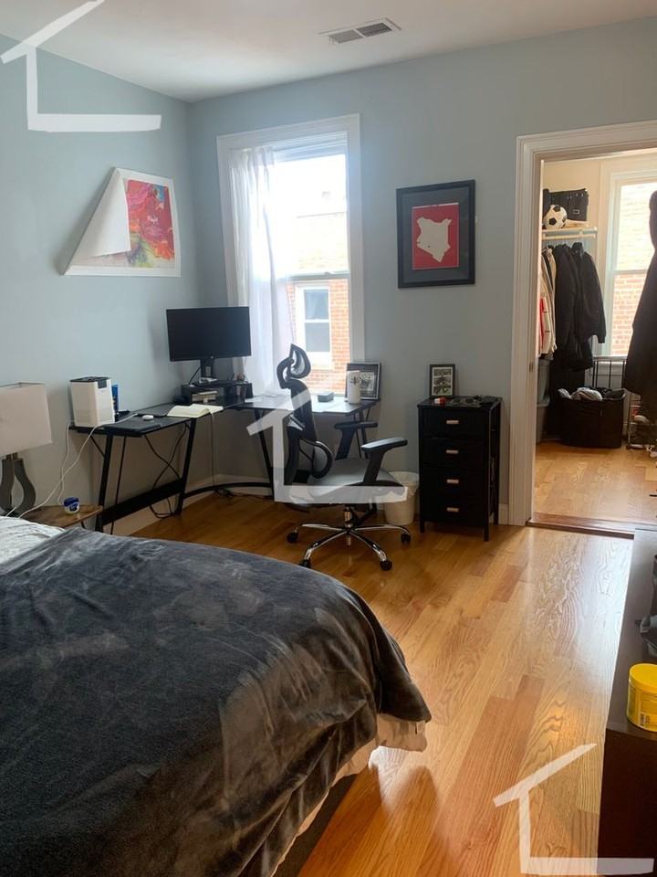 181 Kelton St - Photo 4 of 17