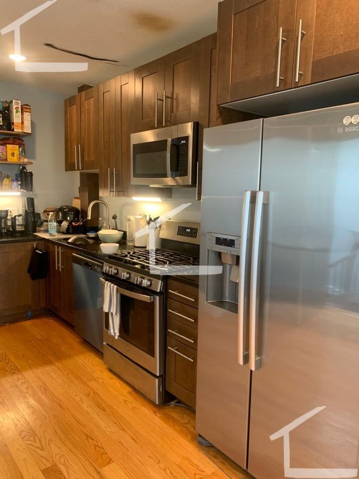 181 Kelton St - Photo 5 of 17