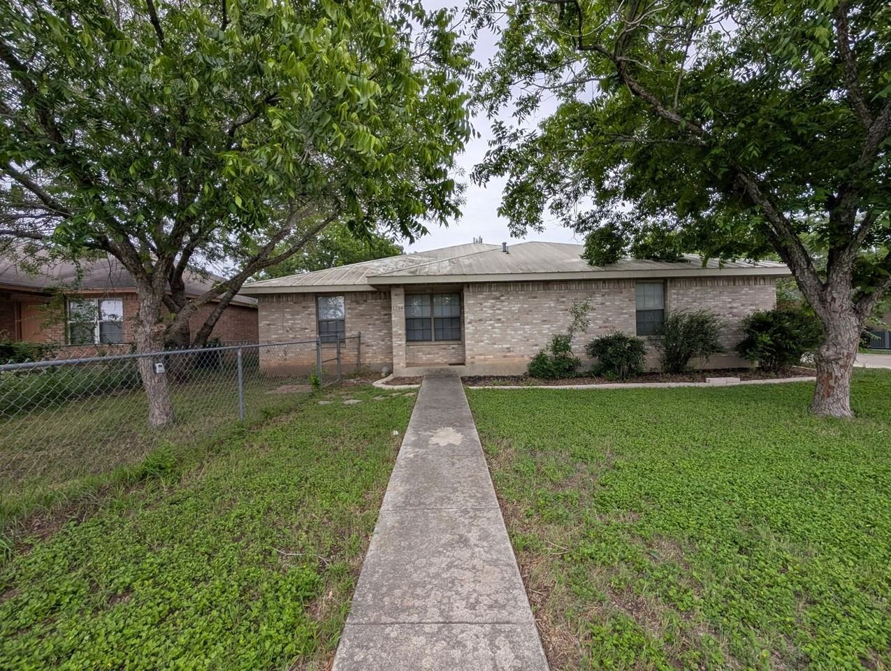 1134 Misty Acres Dr - Photo 2 of 42