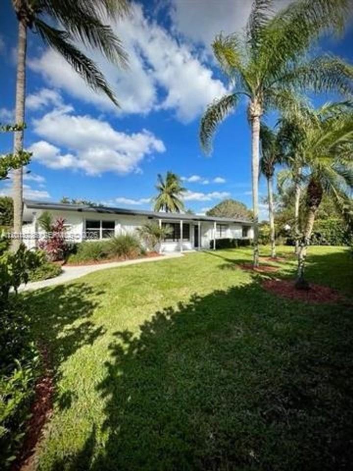 7425 Sw 118th St - Photo 2 of 24