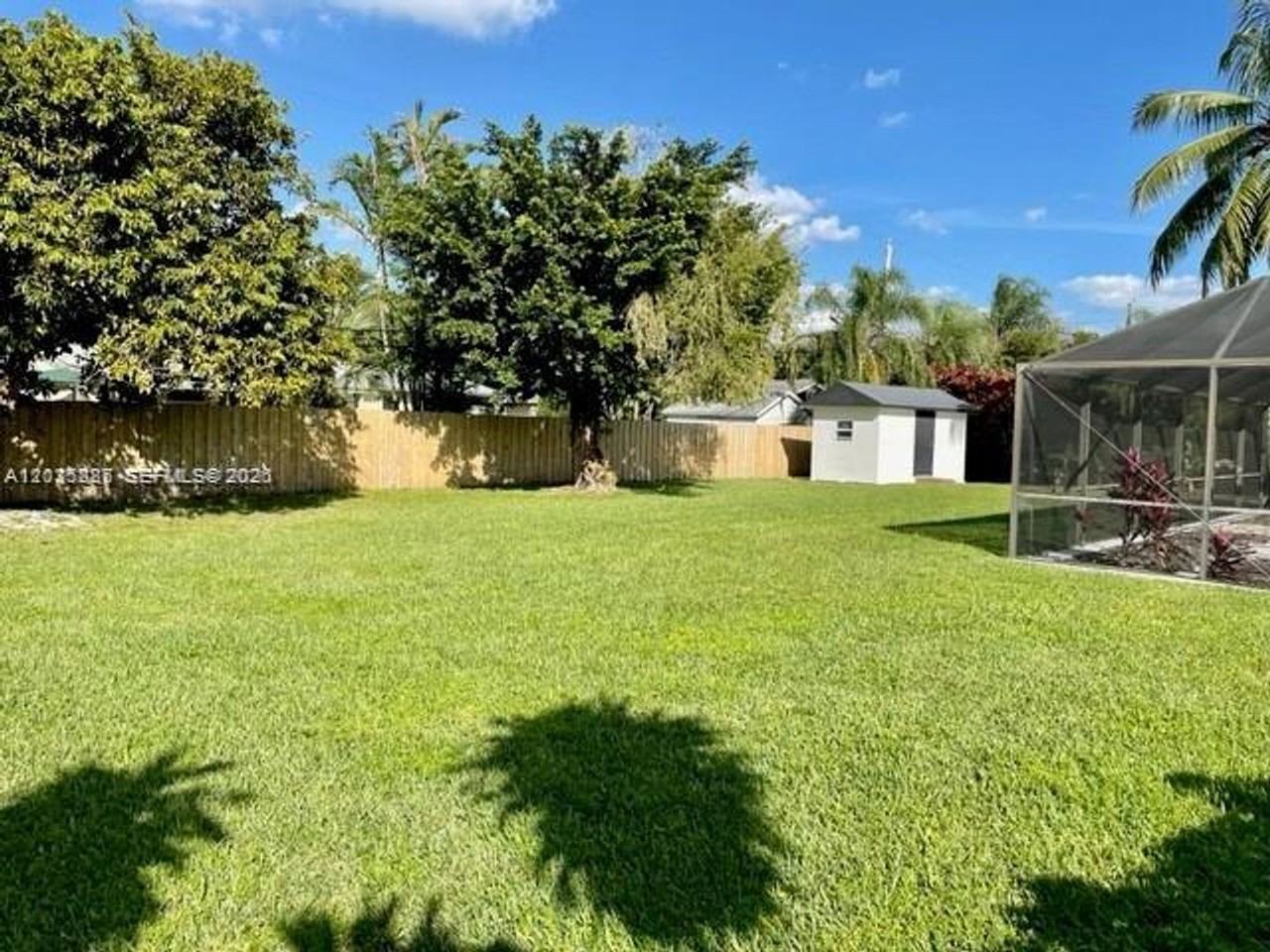7425 Sw 118th St - Photo 5 of 24