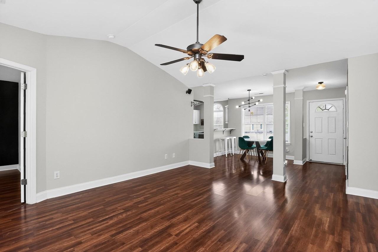 304 Dexter Pl - Photo 5 of 16