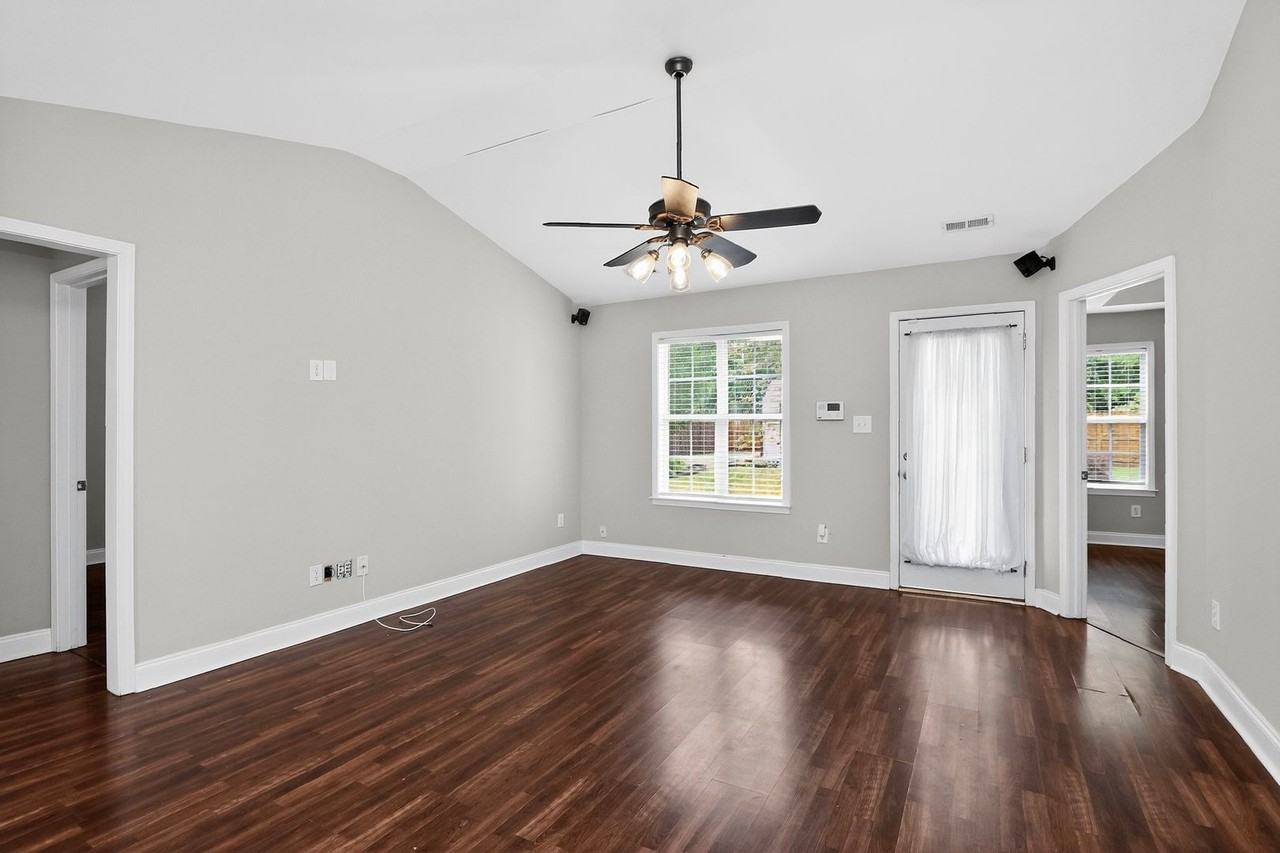 304 Dexter Pl - Photo 6 of 16