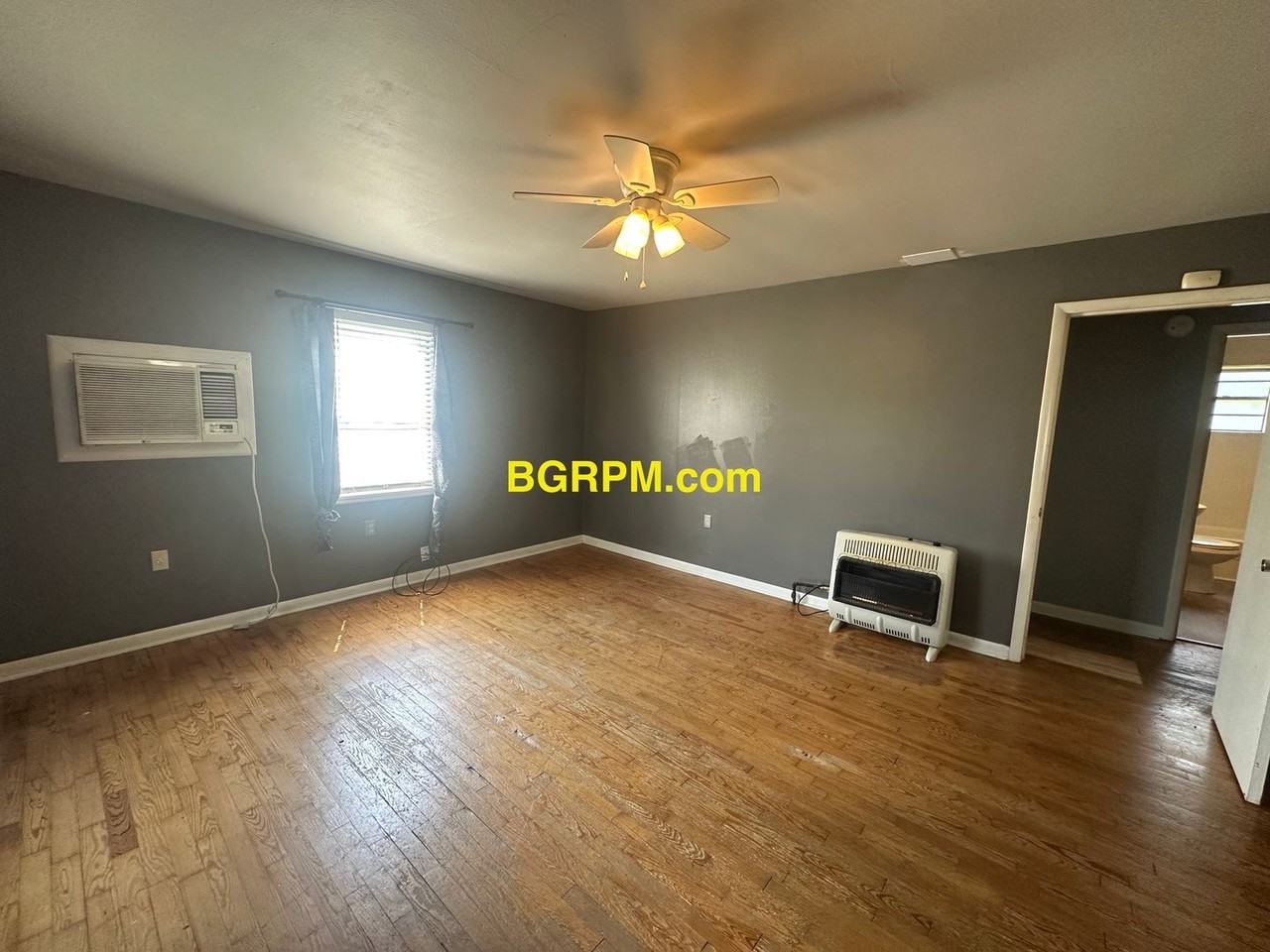 501 N Elm St - Photo 2 of 7