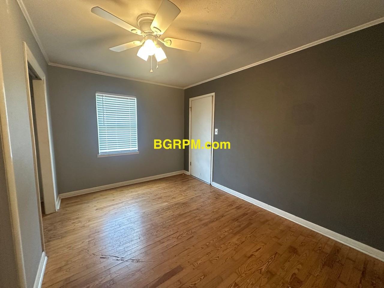 501 N Elm St - Photo 6 of 7