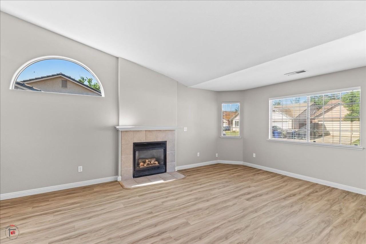 1712 Beethoven Way - Photo 3 of 13