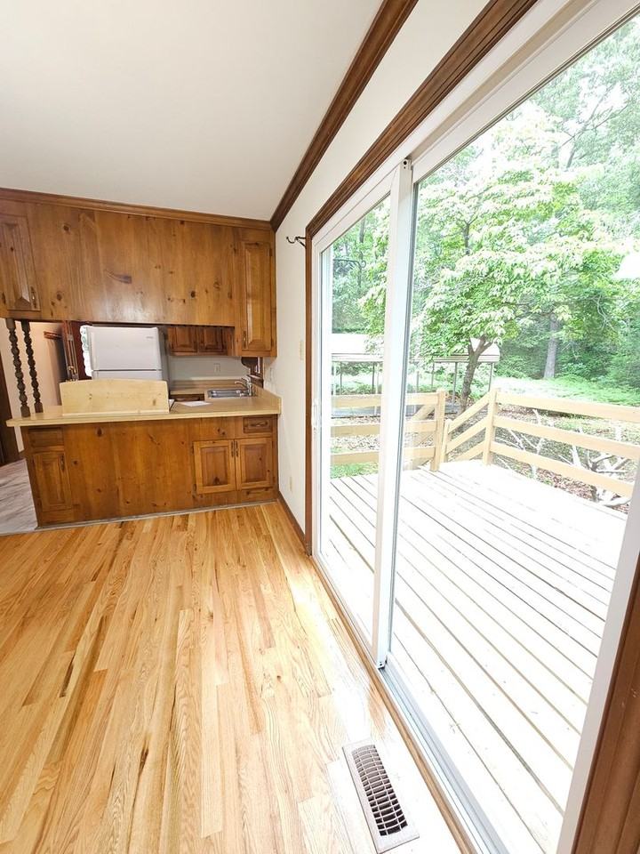 7361 Kalark Ct - Photo 5 of 15
