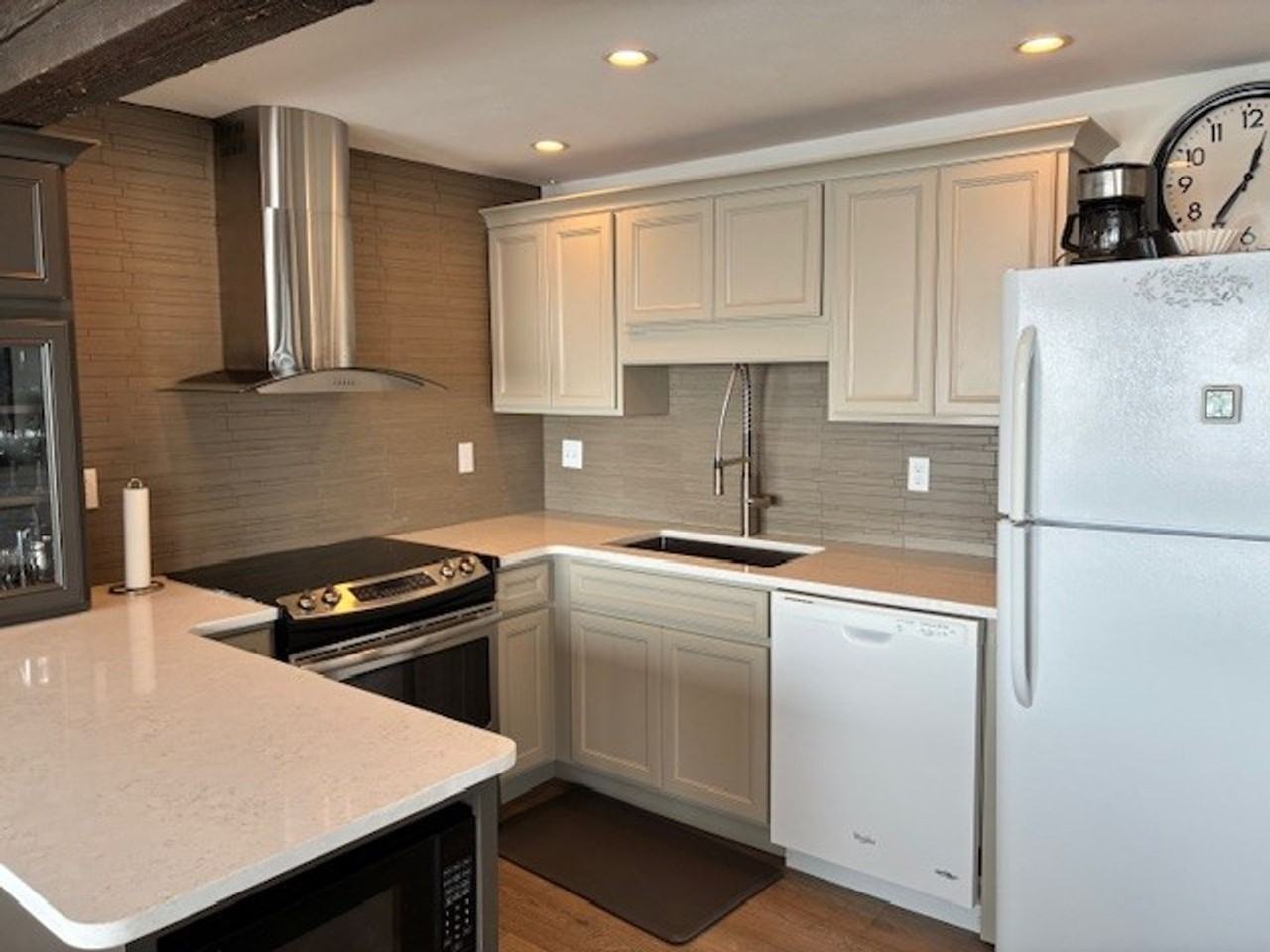 900 Meadow Creek Dr #303 - Photo 4 of 20