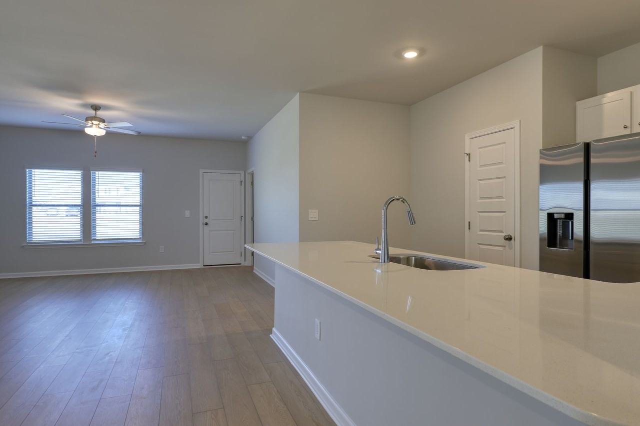 108 Karenlee Cir - Photo 4 of 13