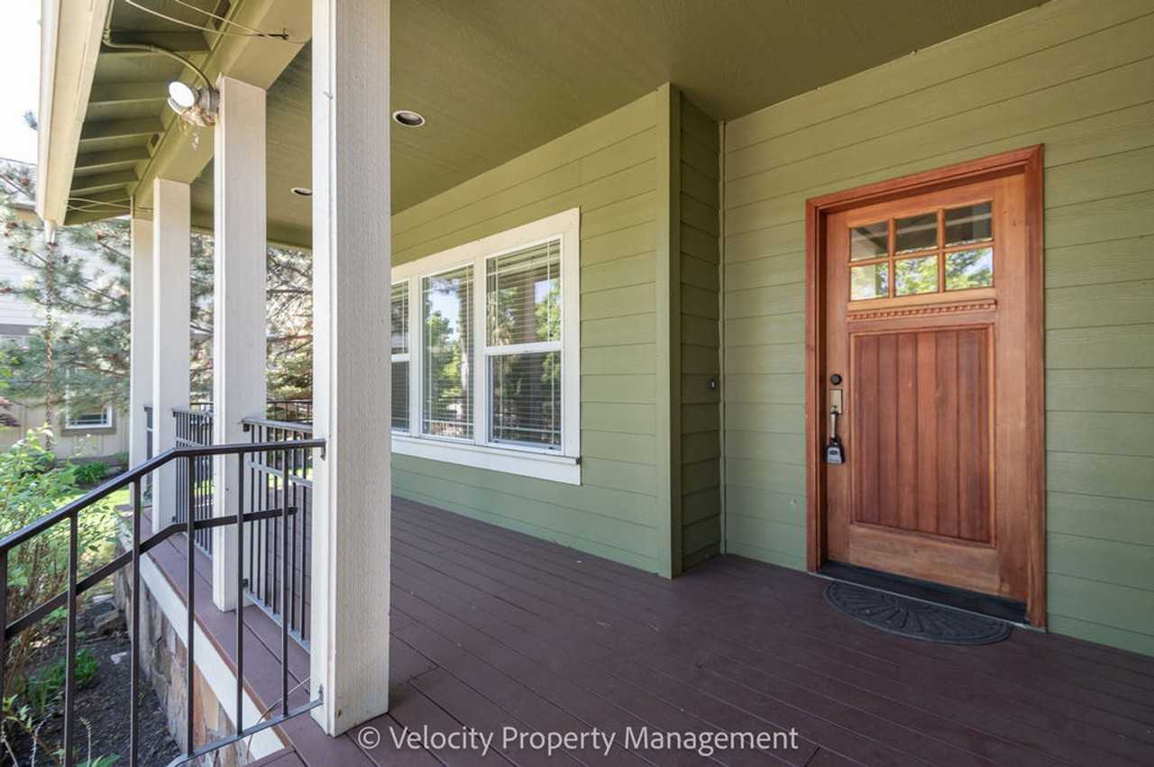 20669 Ne Sierra Dr - Photo 2 of 39