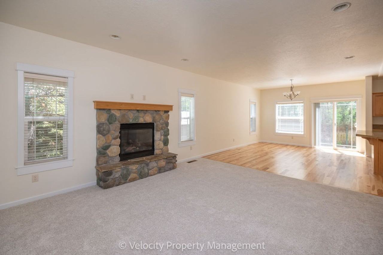 20669 Ne Sierra Dr - Photo 5 of 39