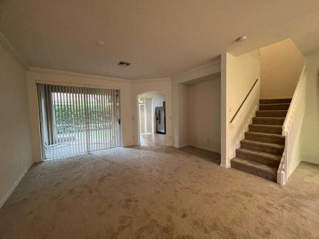 9634 Roundstone Cir - Photo 4 of 25