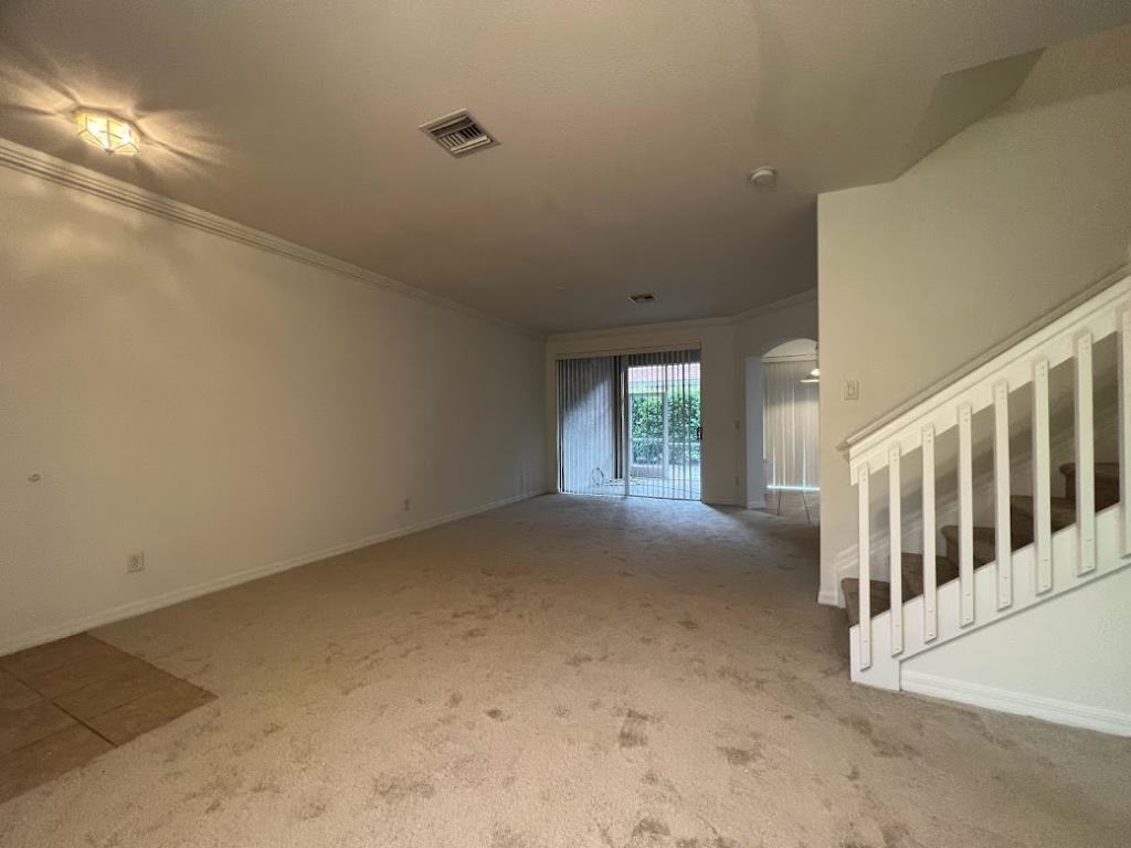 9634 Roundstone Cir - Photo 5 of 25